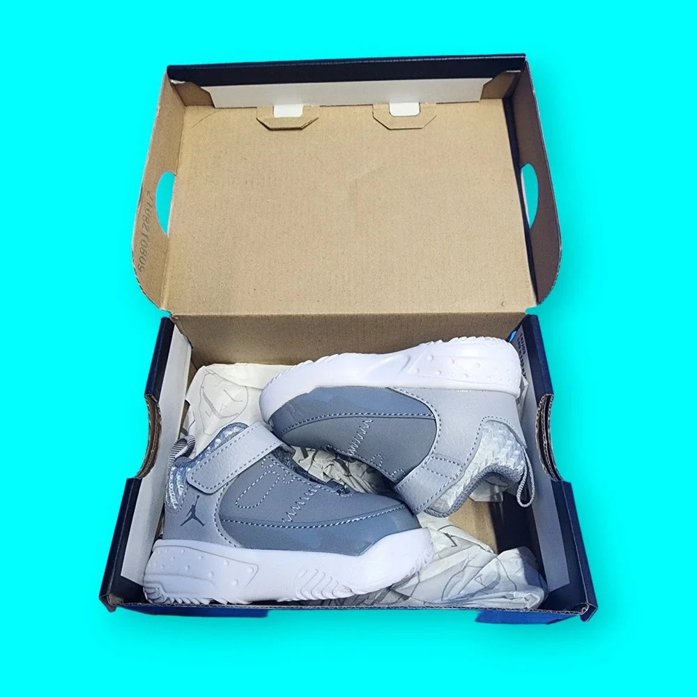 Jordan Toddler Max Aura 3 (TD) Sneaker Wolf Grey/Cool Grey-White DA8023-005 Sz4c
